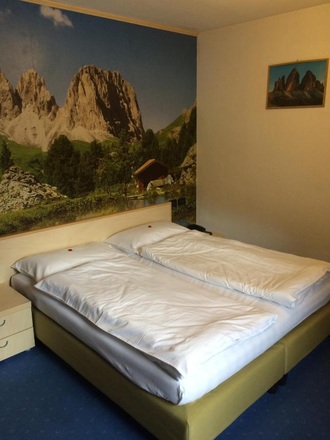 Hotel El Geiger Pozza di Fassa Exteriör bild